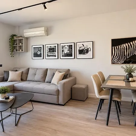 Sea-view Balcony - Stylish 2br Near Appartement