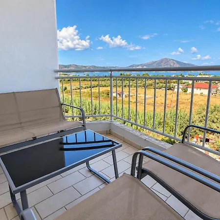 Sea-view Balcony - Stylish 2br Near *